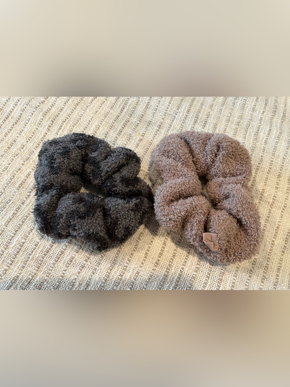 Barefoot dreams CozyChic scrunchies